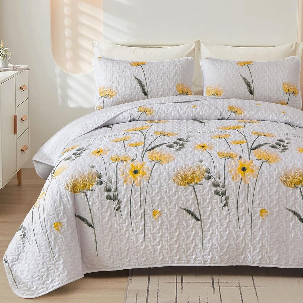 New Yellow Floral 3-Piece 100% Polyester Quilt Set • Reversible • QUEEN Size